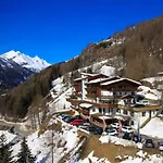 Szálloda Alpin Panoramahotel Laerchenhof Heiligenblut