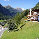 Alpin Panoramahotel Laerchenhof Szálloda