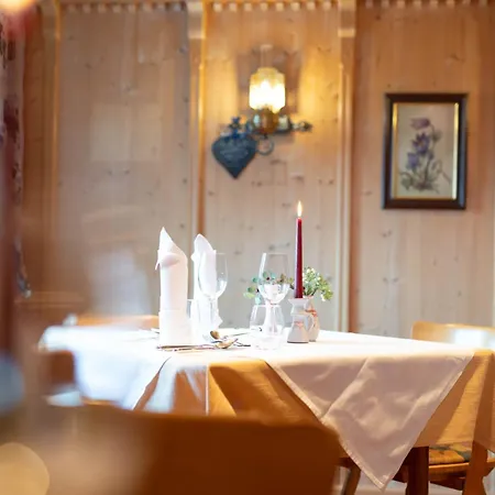 Alpin Panoramahotel Laerchenhof 酒店 4*
