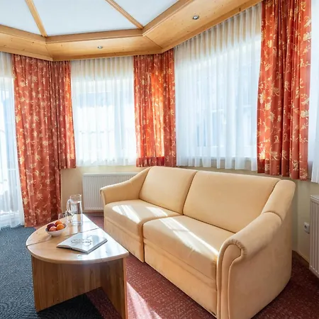 Alpin Panoramahotel Laerchenhof 호텔 하일리겐불루트