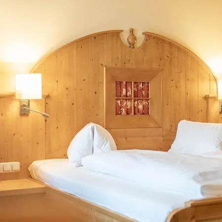 Alpin Panoramahotel Laerchenhof Hotel