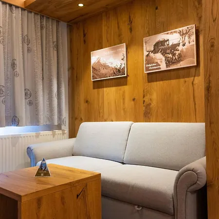 酒店 Alpin Panoramahotel Laerchenhof 海利根布卢特