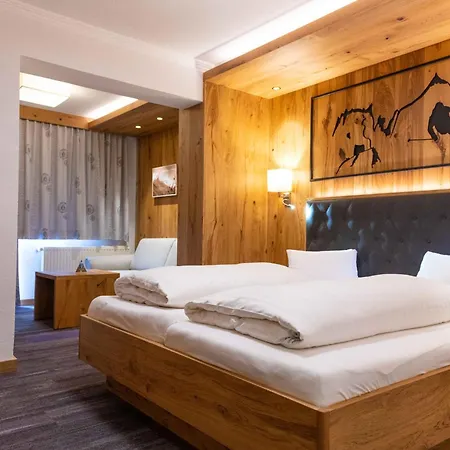 Alpin Panoramahotel Laerchenhof 酒店 4*