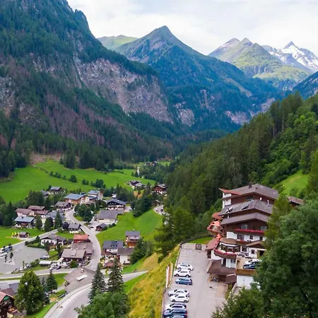 Alpin Panoramahotel Laerchenhof 海利根布卢特