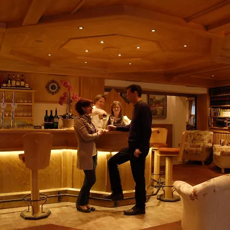 酒店 Alpin Panoramahotel Laerchenhof 4*
