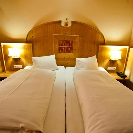 酒店 Alpin Panoramahotel Laerchenhof 海利根布卢特