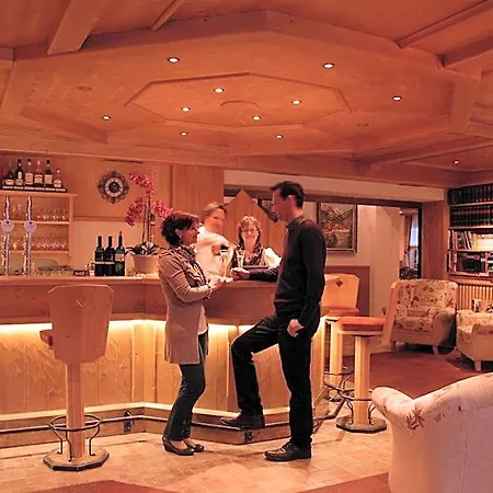 Alpin Panoramahotel Laerchenhof 4*