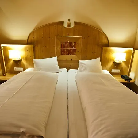 Alpin Panoramahotel Laerchenhof 호텔 하일리겐불루트