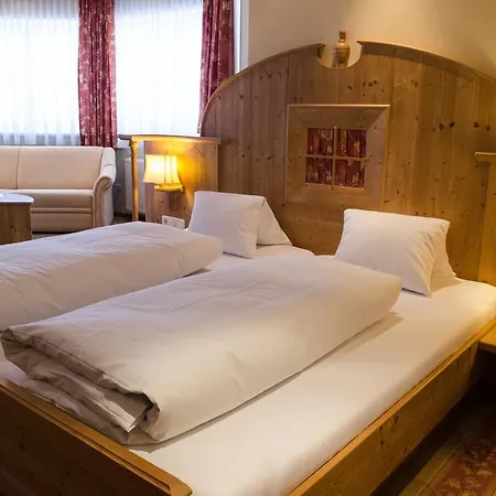 Alpin Panoramahotel Laerchenhof 하일리겐불루트